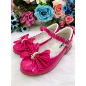 Sapatinho Pink Verniz Com Aplique de Laço e Strass