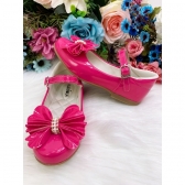 Sapatinho Pink Verniz Com Aplique de Laço e Strass