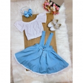 Conjunto Meninas Blusa Branca Bordada e Salopete Azul Claro