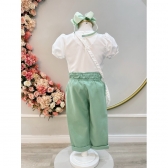 Conjunto infantil Com Blusa Branca e Calça Verde Bolsinha