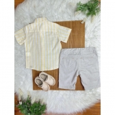 Conjunto Meninos Camisa Listrada Amarela Bermuda Bege Casual