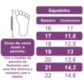 Sapatinho Azul Verniz C/ Aplique de Florzinhas Batizado